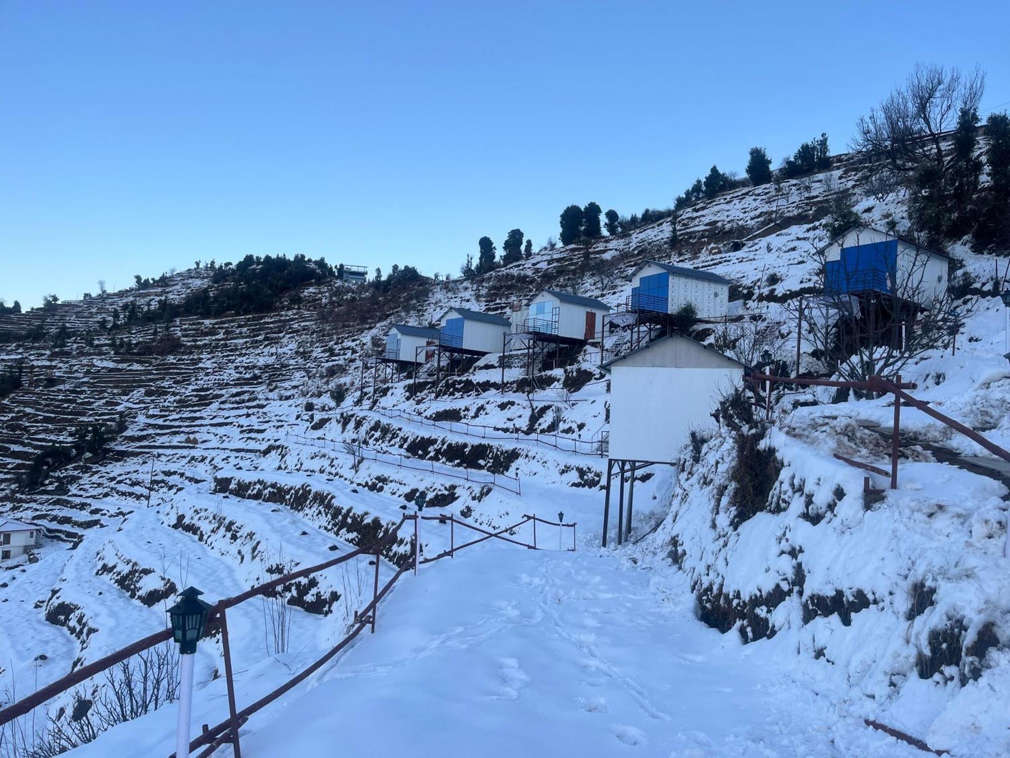 Nivriti Stays Kanatal Extérieur photo