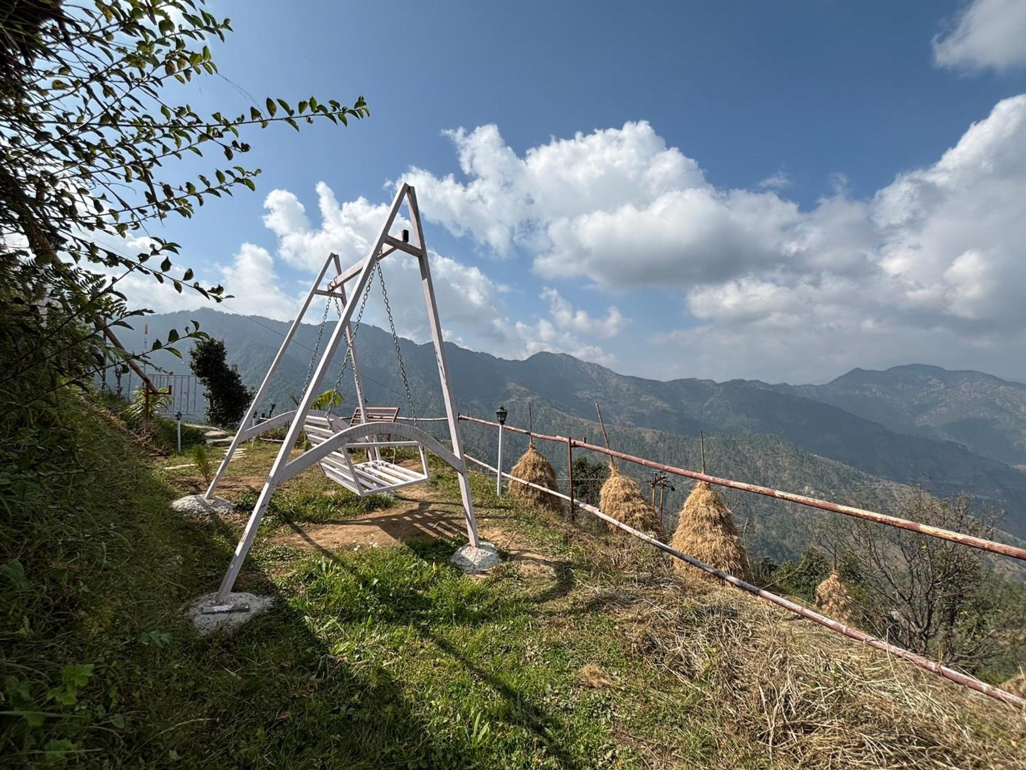 Nivriti Stays Kanatal Extérieur photo