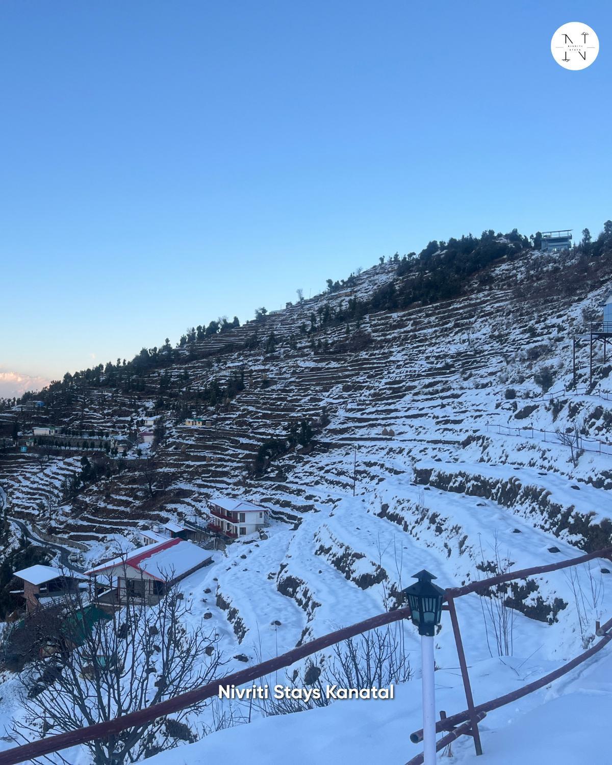 Nivriti Stays Kanatal Extérieur photo