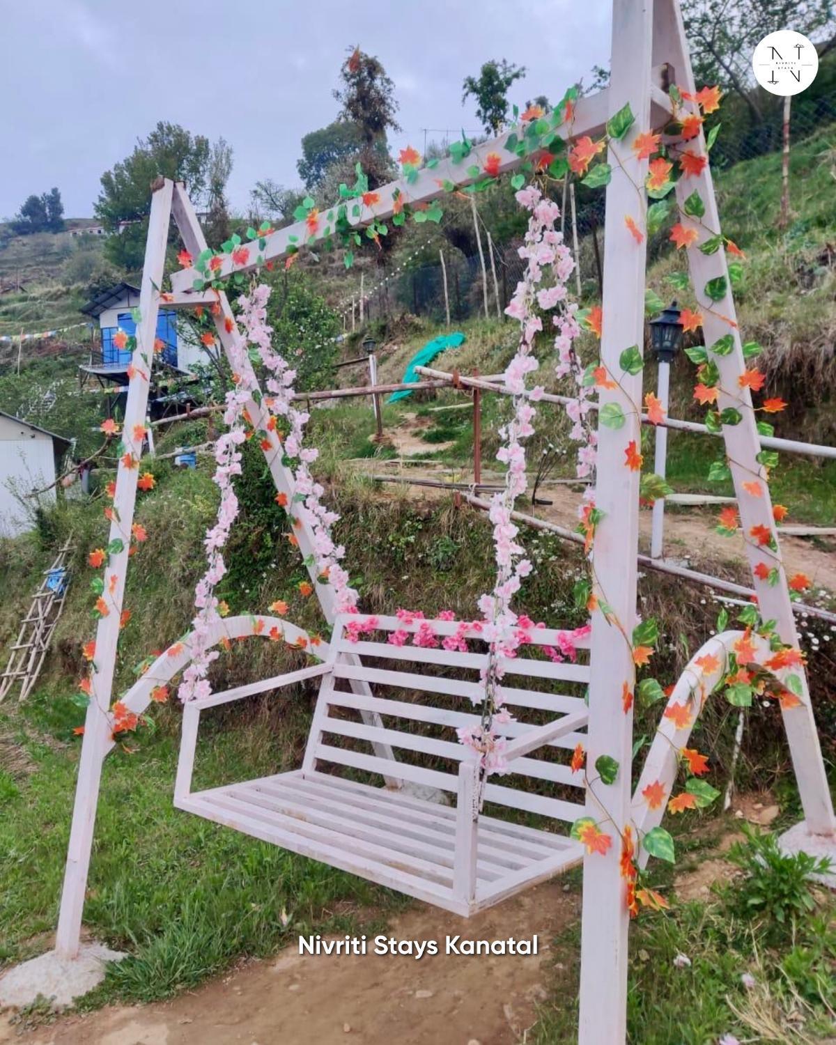 Nivriti Stays Kanatal Extérieur photo